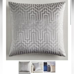 Z galleries 24 inch throw pillows
